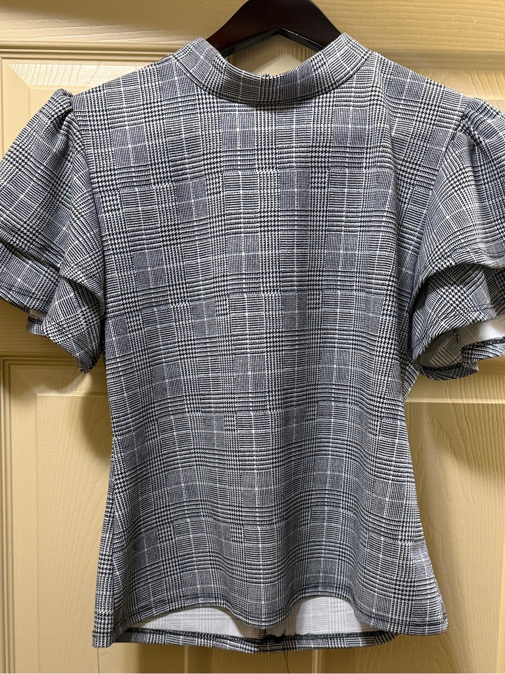 Avenue Black & White Plaid Mock Neck Flutter Sleeve Top
